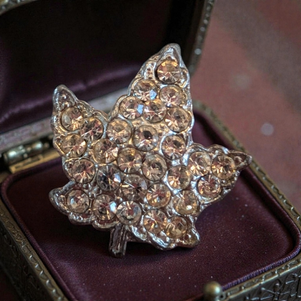 Small Vintage Coro Maple leaf Silver Toned Brooch